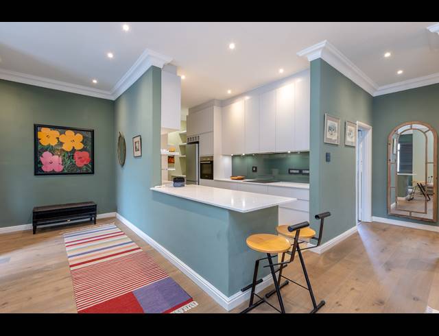 2 BEDROOM APARTMENT TO LET IN SEA POINT